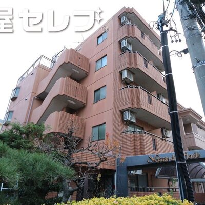 
						おしゃれなタイルの外観です。