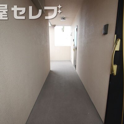
						共用ローカ。