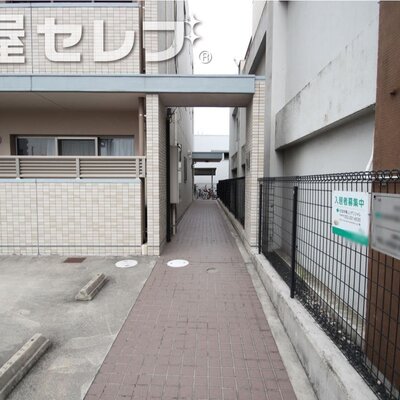 
						玄関入口付近。