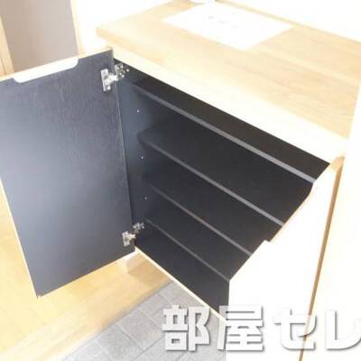 
						たっぷりシューズボックス。
