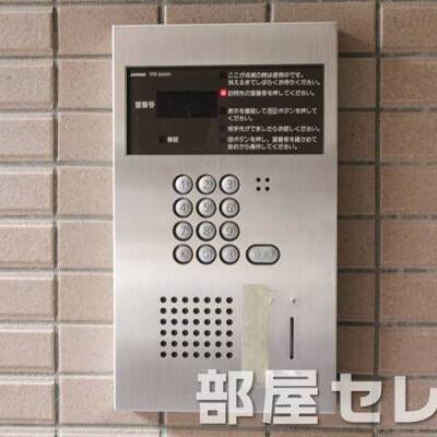 
						オートロックで安心。