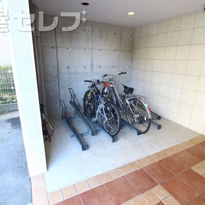 
						駐輪場です。