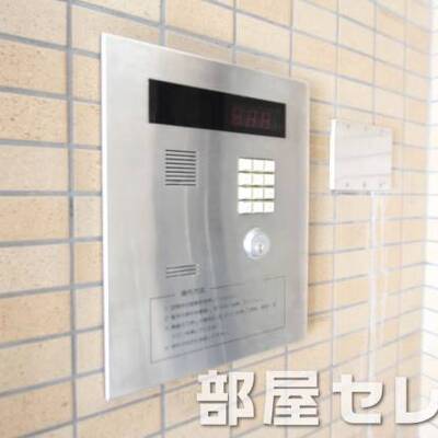 
						オートロック完備。