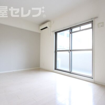 
						クリーニング中ですがリフォーム入ります。