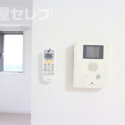 
						クリーニング中ですがリフォーム入ります。