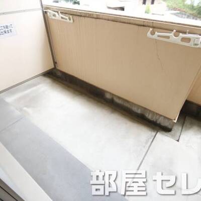 
						奥行あるベランダです。
