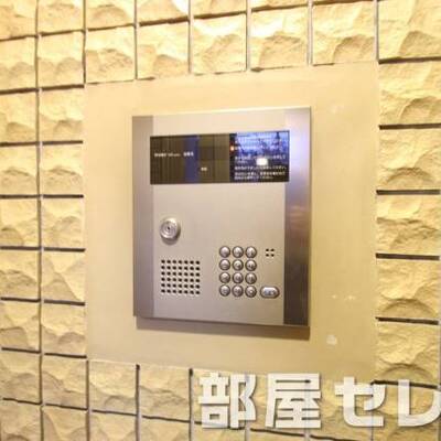 
						オートロックで安心ですね。