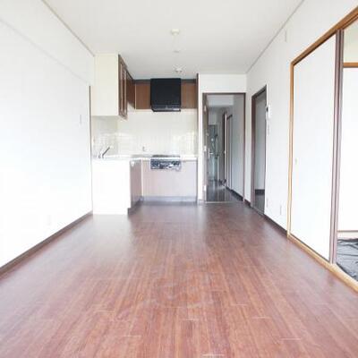
						写真は302号室です