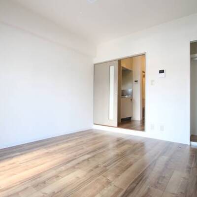 
						広々したお部屋で生活しやすいですね。