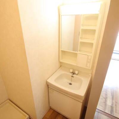 
						きれいな独立洗面所です。