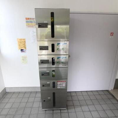 
						あると便利な宅配ボックスです。