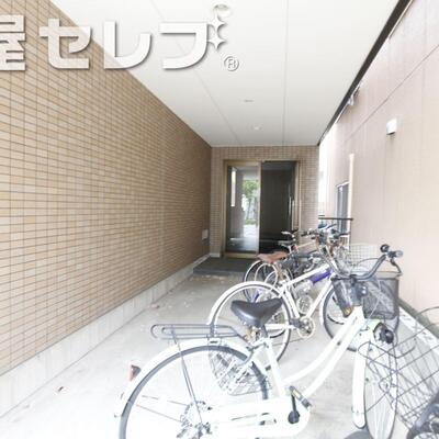 
						自転車置き場。