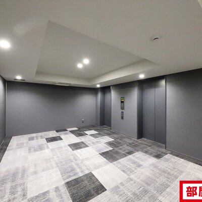 
						エレベーター