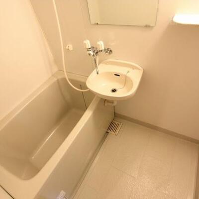 
						洗面付きのお風呂場です。