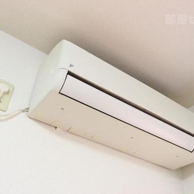 
						エアコン付で、夏も冬も快適に過ごして頂けます。