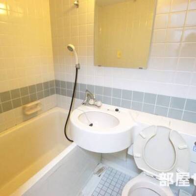 
						洗面台もきれいですね