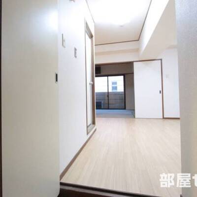 
						玄関回りもスッキリしてます