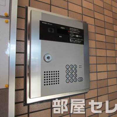 
						オートロック完備。