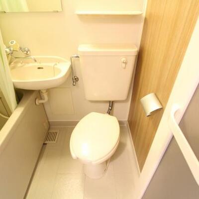 
						シンプルなトイレで使いやすいです。