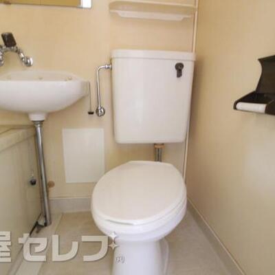 
						玄関から見た写真