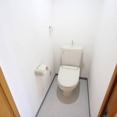 
						落ち着くトイレで考え事でもいかが