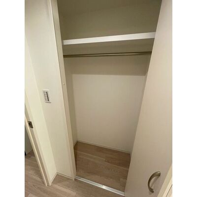 
						同物件別部屋写真