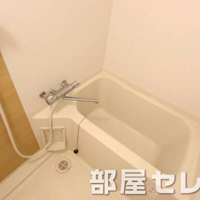
						きれいなバスルームです。