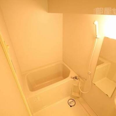 
						※802号室内装写真参照