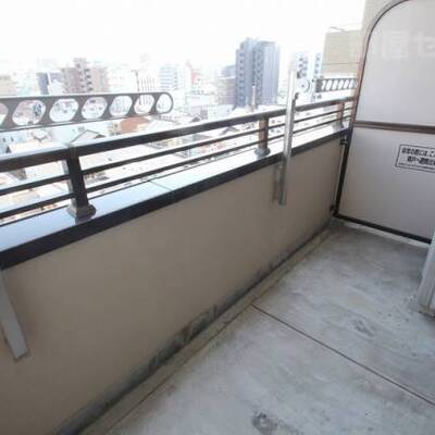 
						※802号室内装写真参照