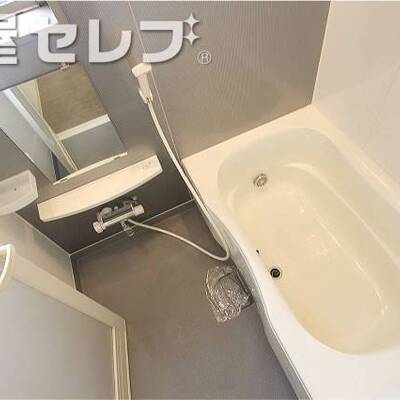 
						追い焚き機能付きバスルーム。　