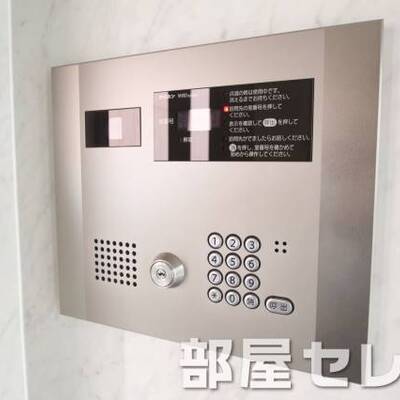 
						オートロック完備。