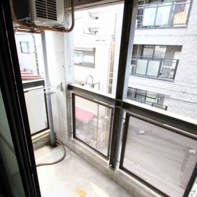 
						303の写真です（2012/5/16）