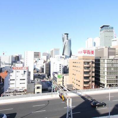 
						日当たりは西向きです