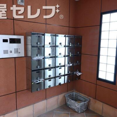 
						ポスト