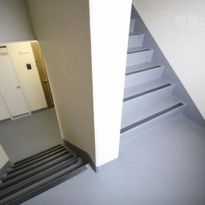 
						階段です。