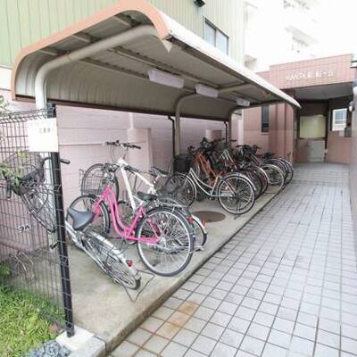 
						駐輪場です。