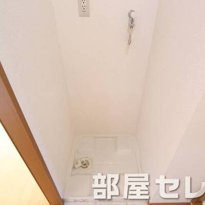 
						キレイな室内洗濯機置き場です。