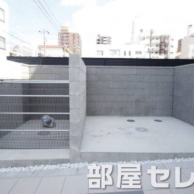 
						敷地内ゴミ置き場。