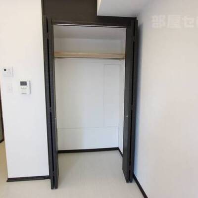 
						クローゼット