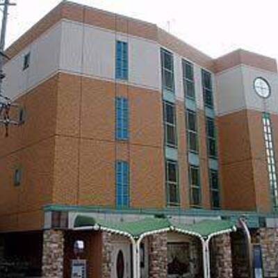 
						１Fは美容院です。隣は中華料理屋さんです。