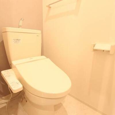 
						個室トイレにはウォシュレットもついてます