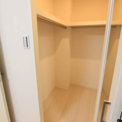 
						ウォークインクローゼットで収納力も高いです