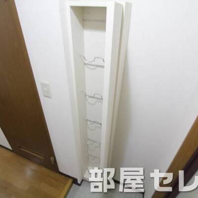 
						シューズボックス。