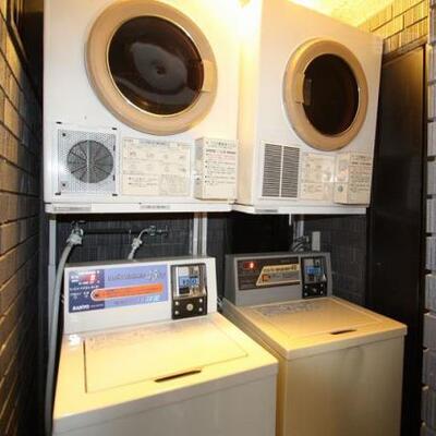 
						コインランドリーあります。