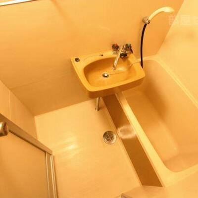 
						トイレ別はうれしいですね。