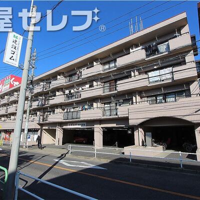 
						タイル張りの立派な外観です。