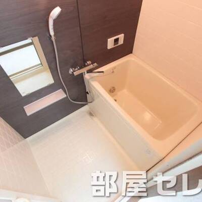 
						広くて快適なバスルーム。