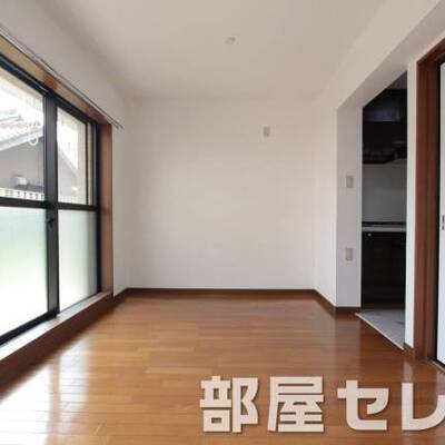 
						間口が広くて明るいです。