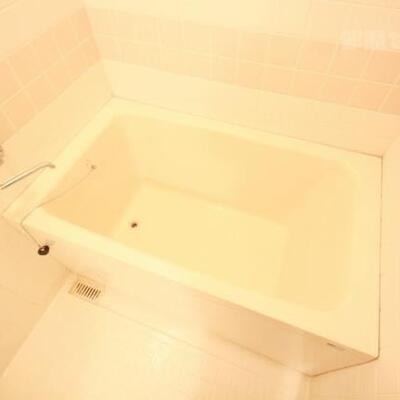 
						キレイなお風呂です。