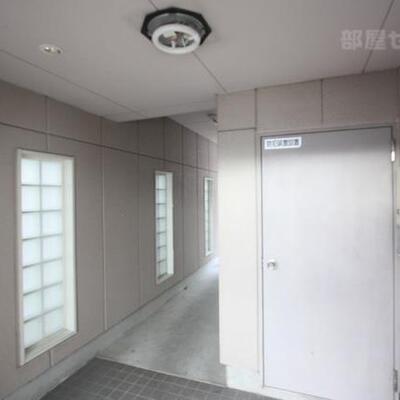 
						きれいなエントランスです。